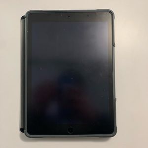 Apple iPad Air 2 64GB with foldable magnetic Apple case.